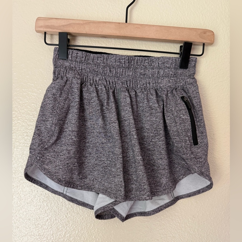 lululemon hotty hot shorts. Gray, Size 4